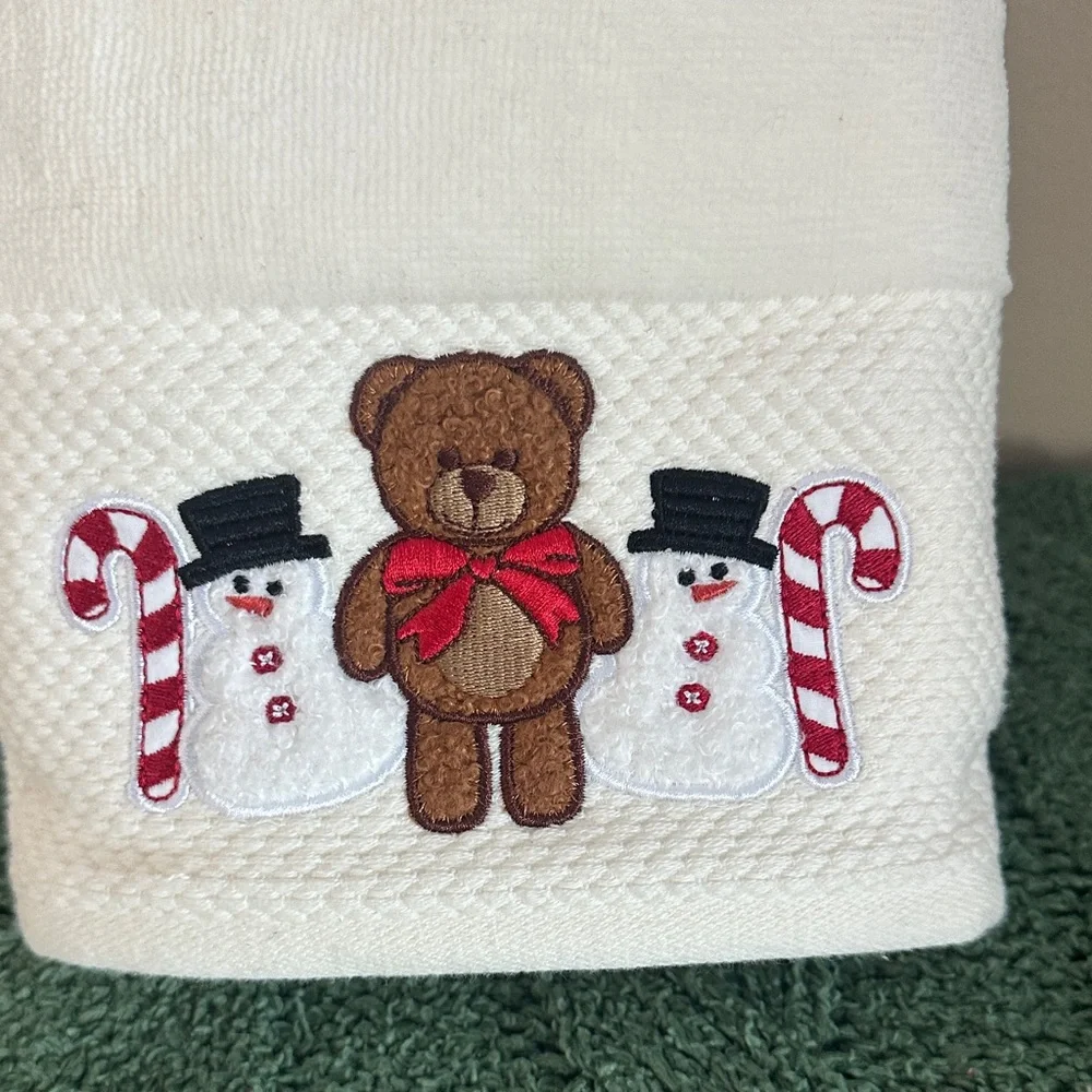 Balsam & Fir Holiday Christmas Teddy Bear 🧸 Hand Towels Snowman ⛄️ Set of 2 NEW!